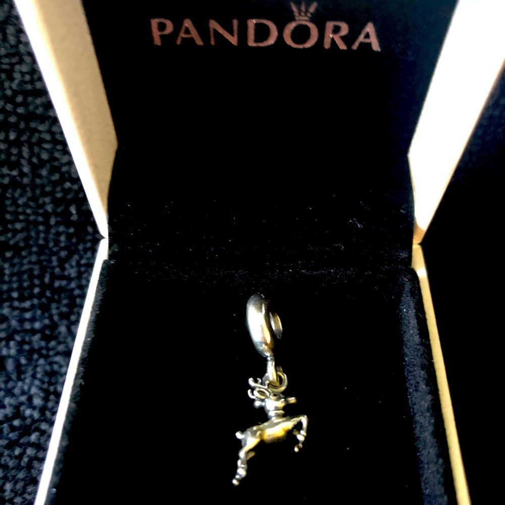 🎁Pandora reindeer charm🎄